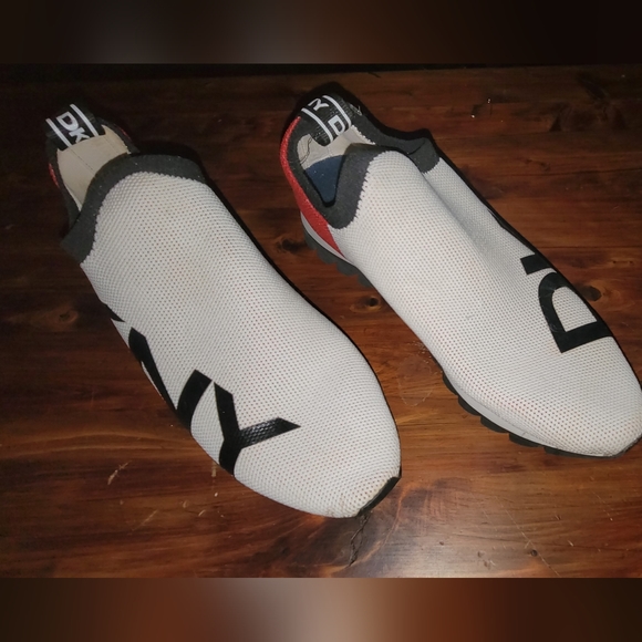 🎈 DKNY Sneakers - Picture 4 of 6